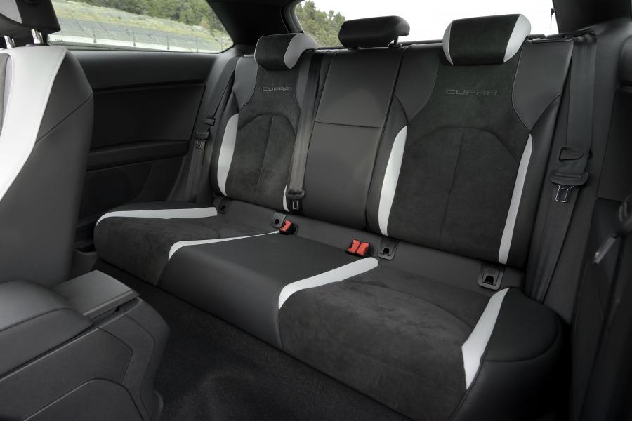  Seat Leon Cupra 280 2014 года  (UK) (фото 57 из 66)